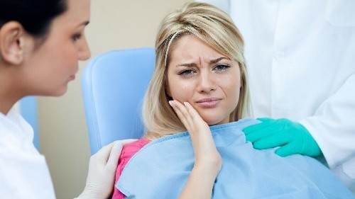 Những thói quen hằng ngày gây hại cho răng