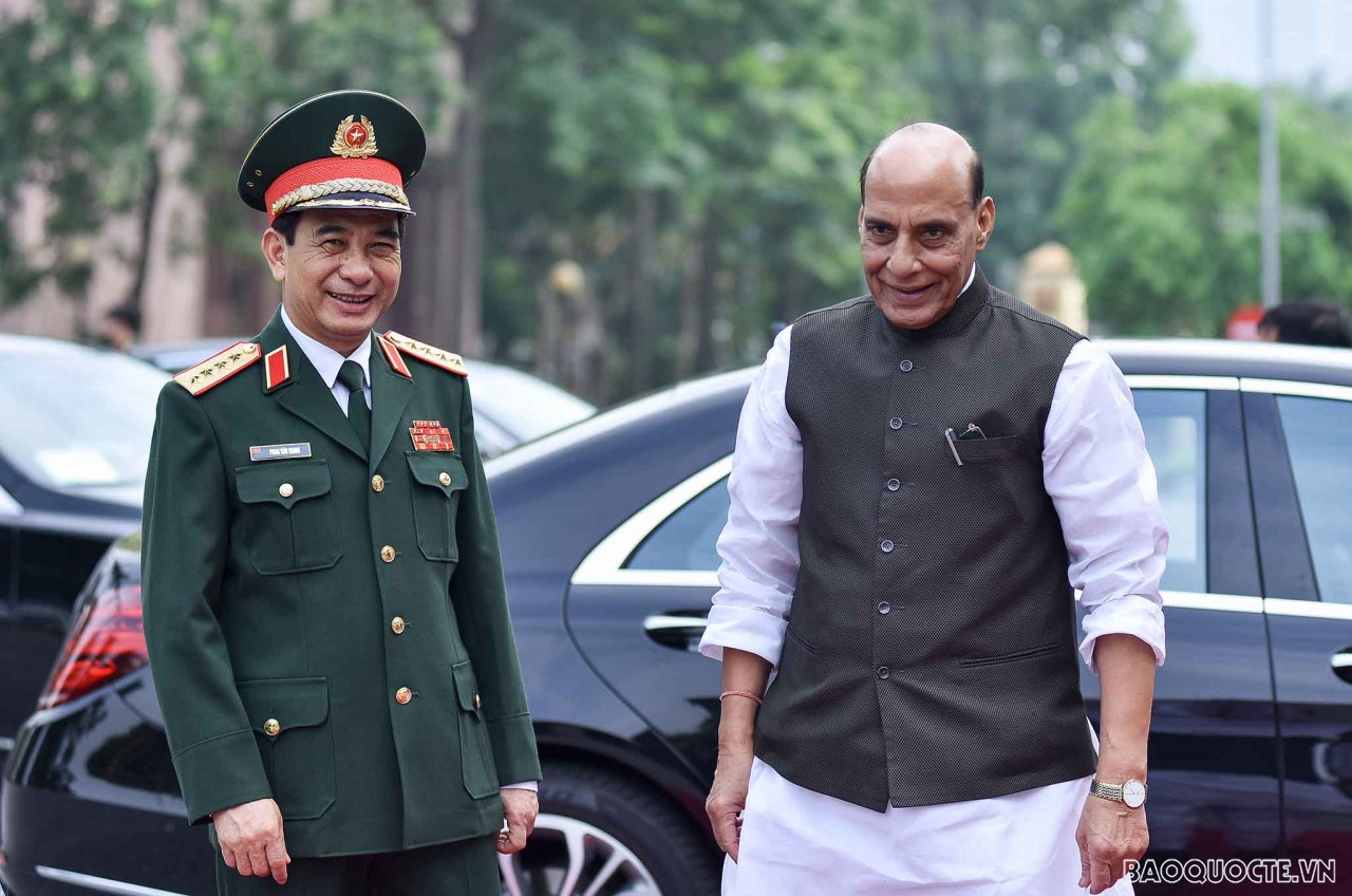 Lễ đón chính thức Bộ trưởng Quốc phòng Ấn Độ