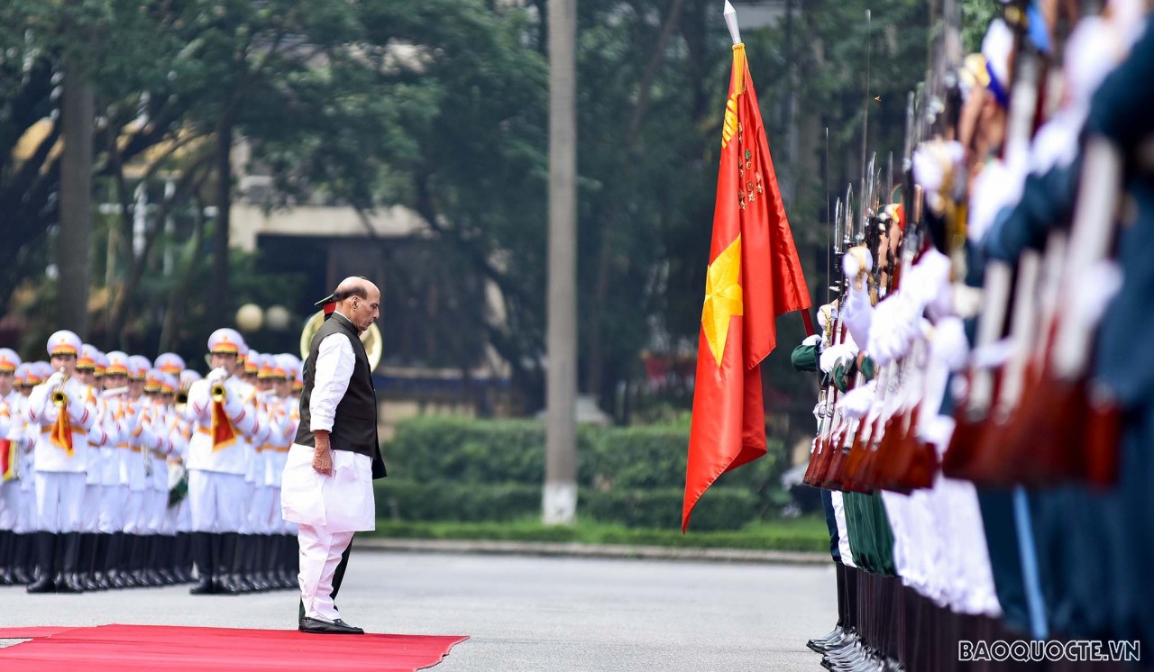 Lễ đón chính thức Bộ trưởng Quốc phòng Ấn Độ