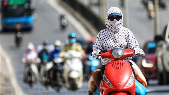 Cách tránh bị sốc nhiệt trong thời tiết nắng nóng gay gắt