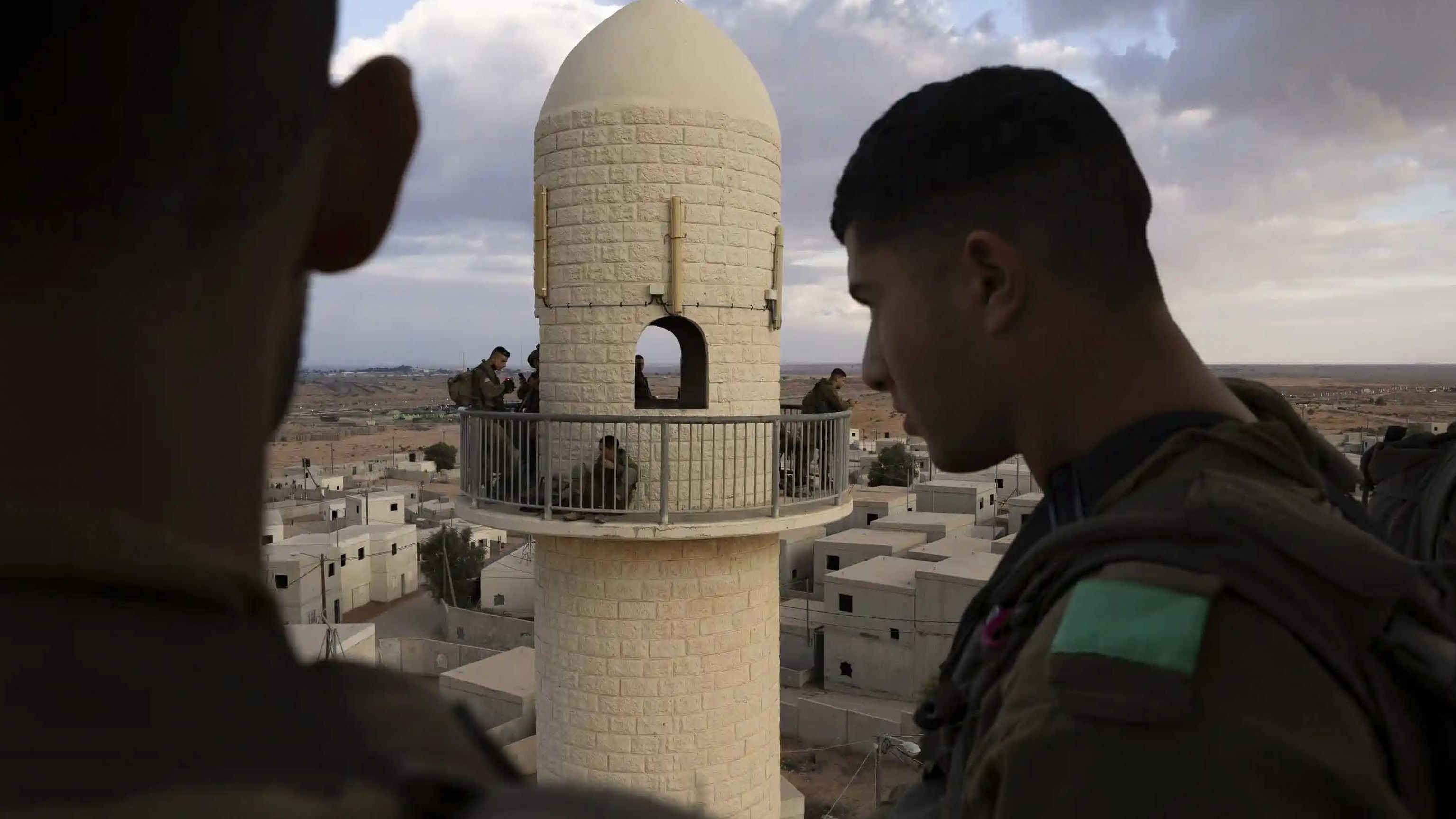 Bên trong căn cứ quân sự của Israel được mệnh danh là dải ‘mini Gaza’