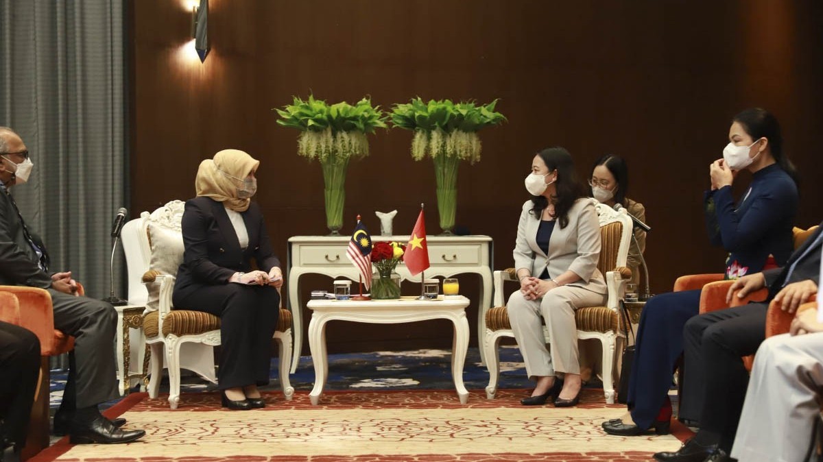 Mong muốn Malaysia quan tâm và tạo điều kiện thuận lợi cho lao động nữ của Việt Nam