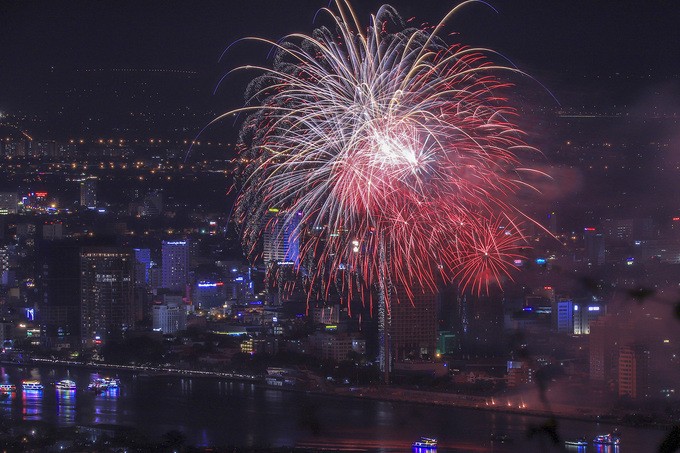 man nhan voi man trinh dien le hoi phao hoa quoc te da nang 2019