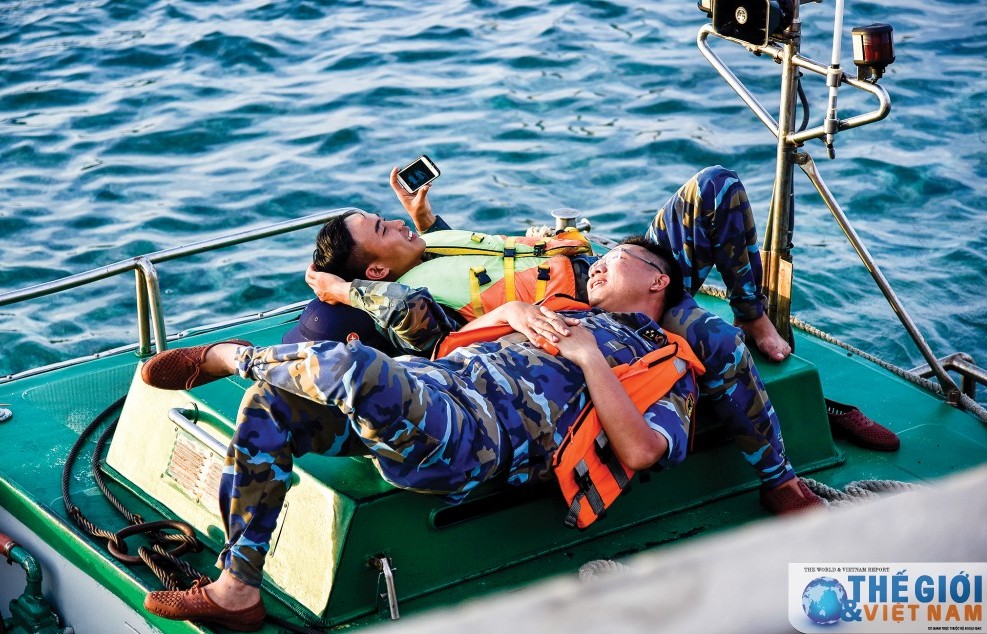 Những khoảnh khắc bình yên ở Trường Sa