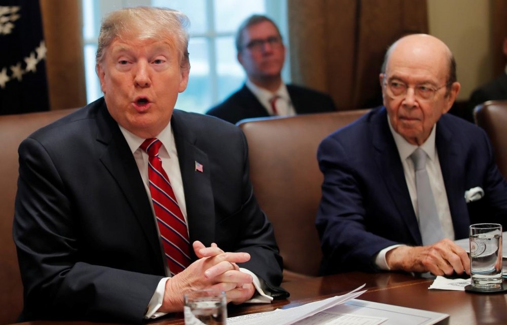 Bộ trưởng tài chính Mỹ: Tổng thống Trump hài lòng với Bộ trưởng Thương mại Wilbur Ross
