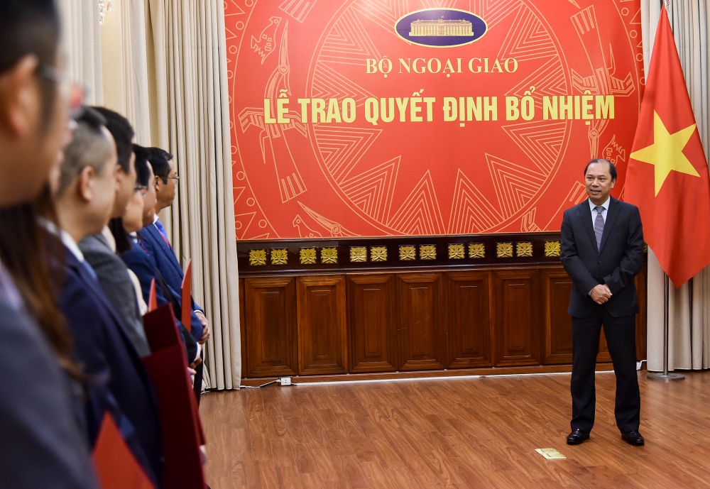 Thứ trưởng Nguyễn Quốc Dũng trao quyết định bổ nhiệm cán bộ cấp Vụ