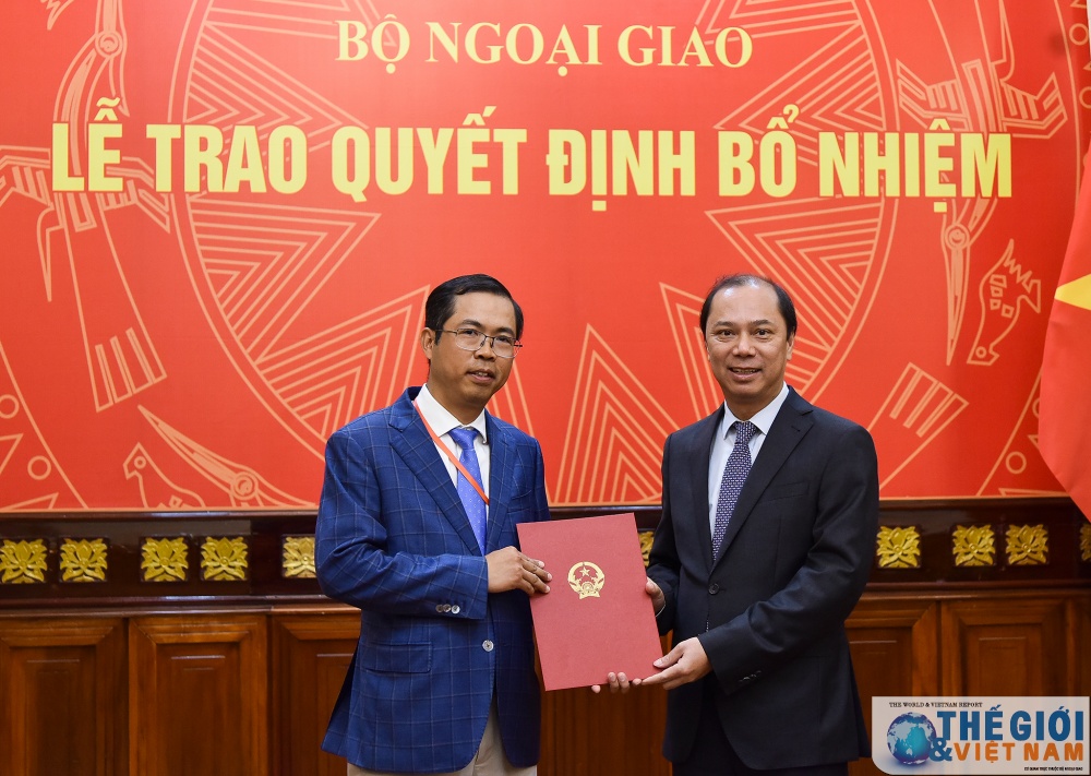 thu truong nguyen quoc dung trao quyet dinh bo nhiem can bo cap vu