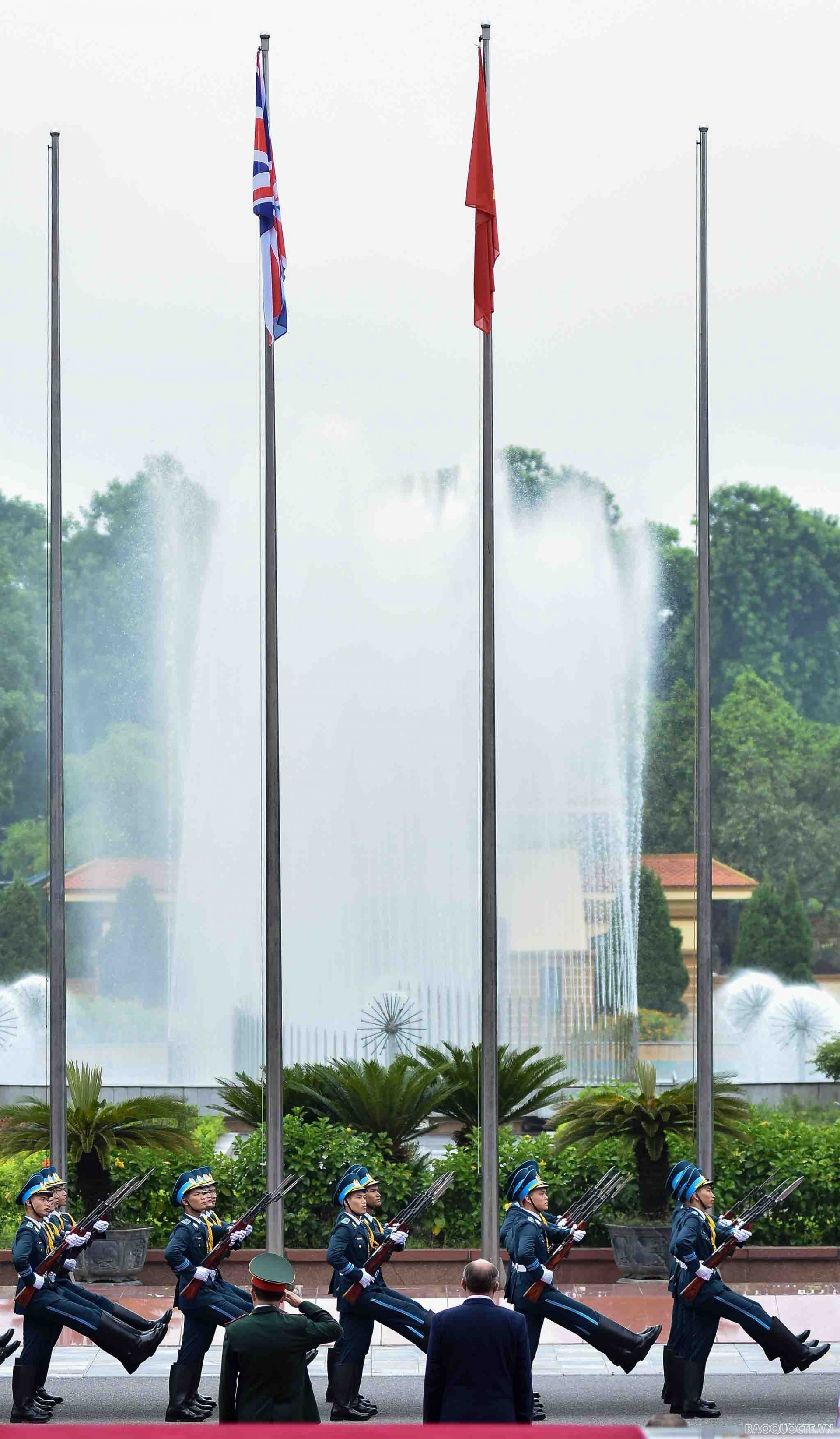 Lễ đón chính thức Bộ trưởng Quốc phòng Anh thăm chính thức Lễ đón chính thức Bộ trưởng Quốc phòng Anh thăm chính thức