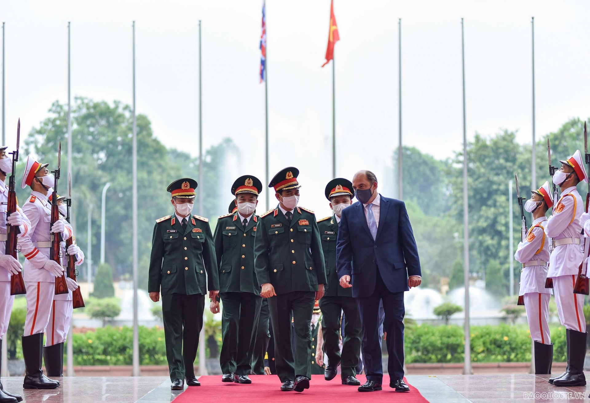Lễ đón chính thức Bộ trưởng Quốc phòng Anh thăm chính thức Lễ đón chính thức Bộ trưởng Quốc phòng Anh thăm chính thức