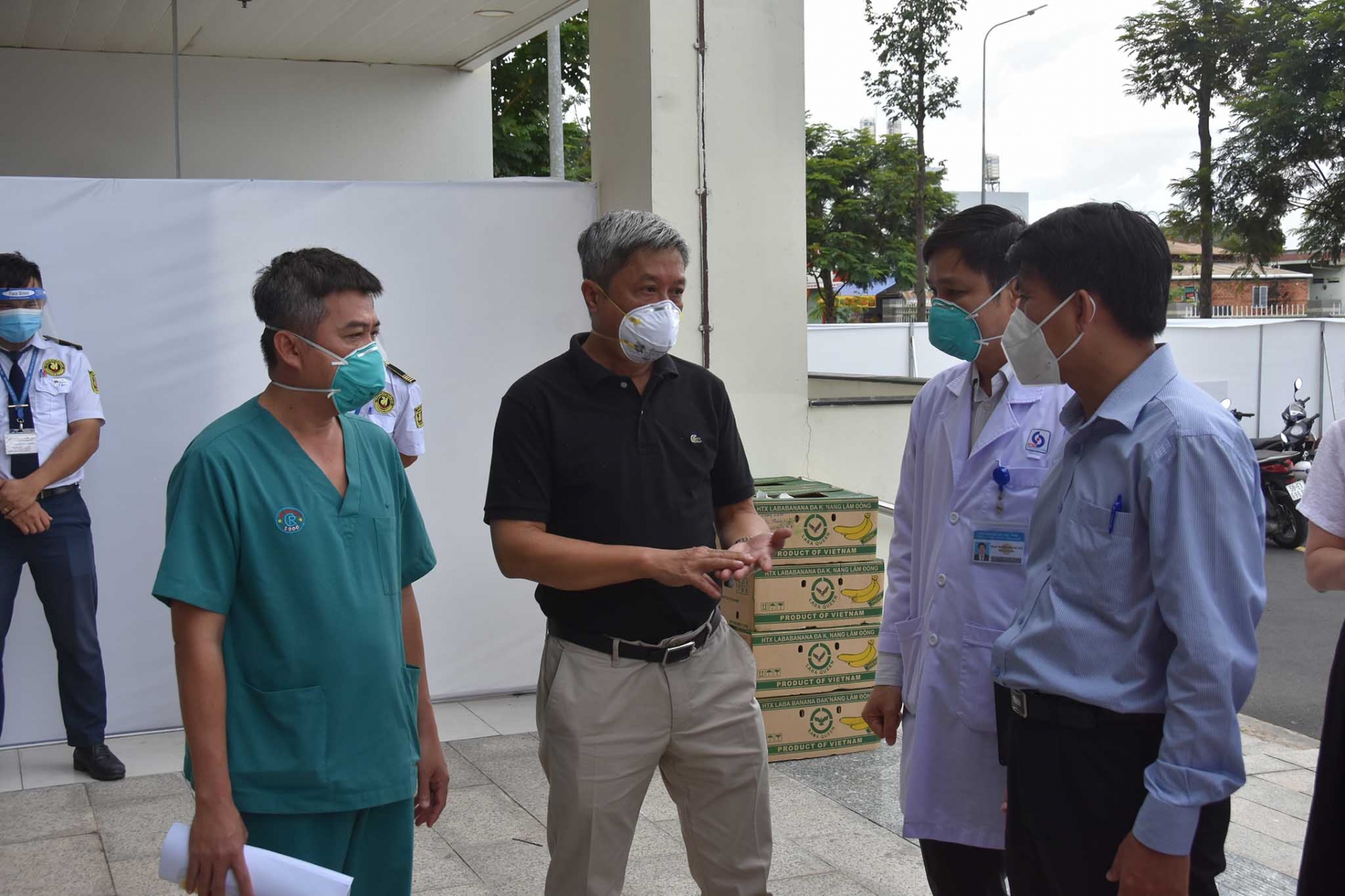 Những 'quả ngọt' ban đầu, 17 bệnh nhân Covid-19 nặng, nguy kịch xuất viện Những 'quả ngọt' ban đầu, 17 bệnh nhân Covid-19 nặng, nguy kịch xuất viện