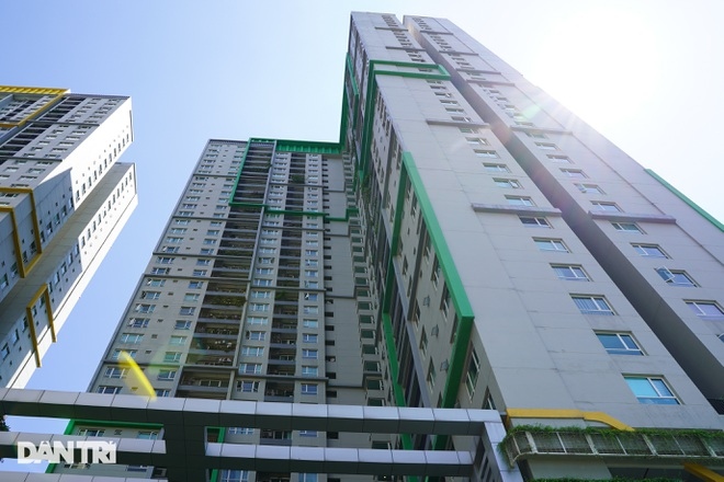 Theo thông tin từ BCĐ phòng chống dịch phường Mộ Lao (Hà Đông), tối ngày 26/7, trên địa bàn phường ghi nhận một trường hợp dương tính với SARS-CoV-2. Theo thông tin từ BCĐ phòng chống dịch phường Mộ Lao (Hà Đông), tối ngày 26/7, trên địa bàn phường ghi nhận một trường hợp dương tính với SARS-CoV-2.