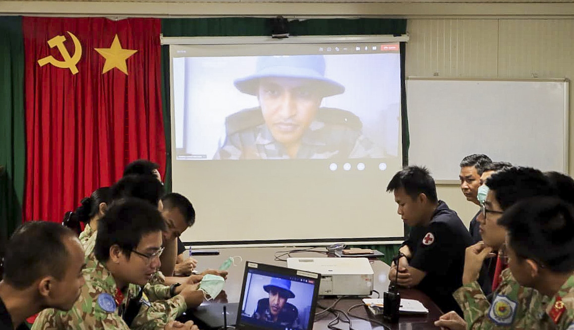 Lần đầu tiên tổ chức buổi tập huấn trực tuyến về Covid-19 giữa 2 bệnh viện cấp 2 Việt Nam và Ấn Độ tại Nam Sudan Lần đầu tiên tổ chức buổi tập huấn trực tuyến về Covid-19 giữa 2 bệnh viện cấp 2 Việt Nam và Ấn Độ tại Nam Sudan