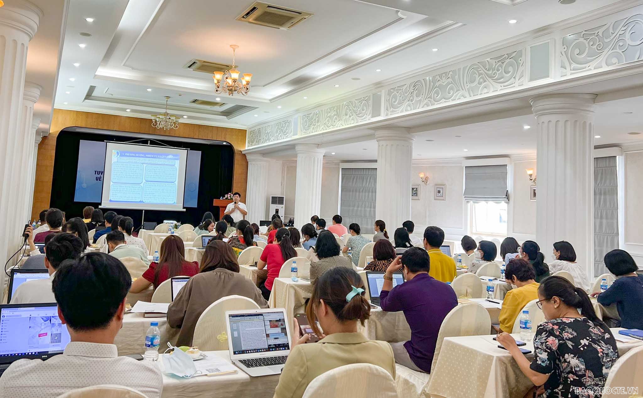 Tập huấn tuyên truyền chính sách pháp luật về dân tộc, tôn giáo cho phóng viên Tập huấn tuyên truyền chính sách pháp luật về dân tộc, tôn giáo cho phóng viên