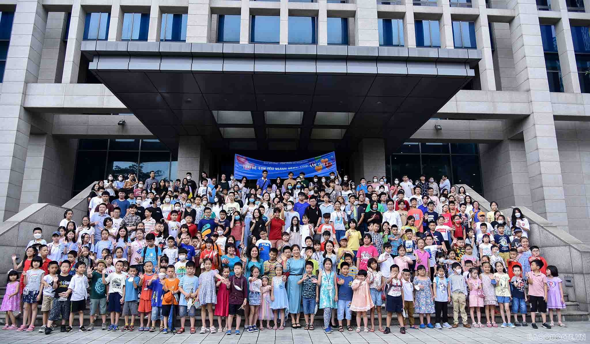 Sôi động ‘Con yêu ngành Ngoại giao’ lần thứ 3