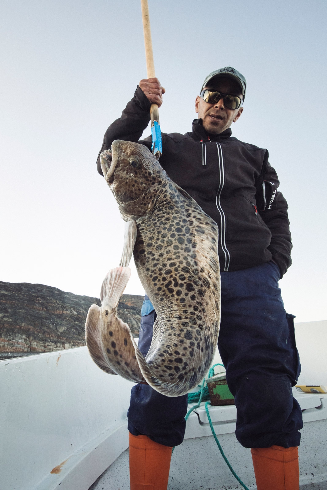 ben trong dao greenland hon dao ong trump muon mua lai co gi dac biet