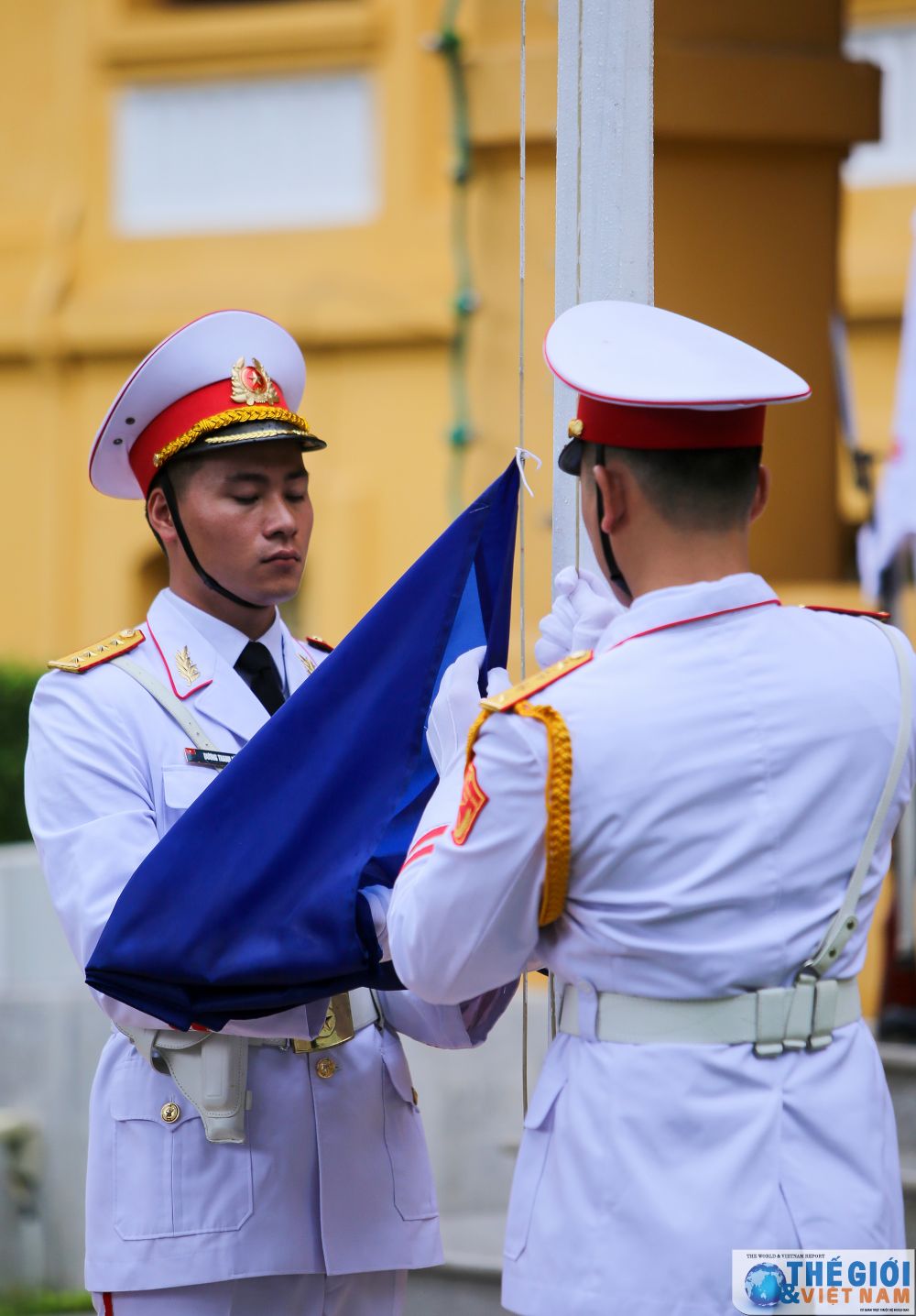 la co asean tung bay nhan ky niem 25 nam viet nam gia nhap to chuc 10
