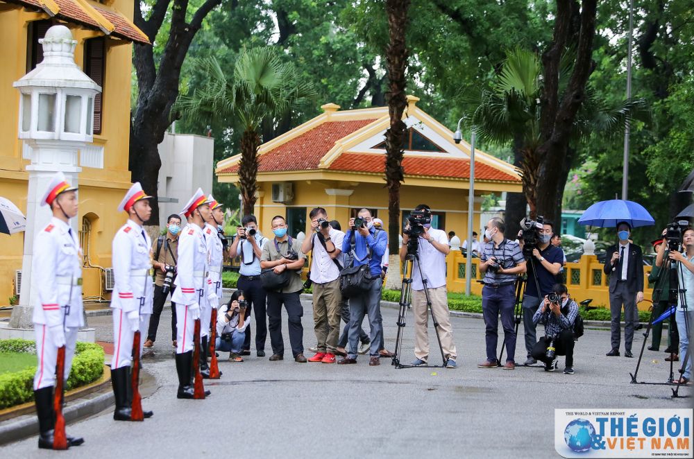 la co asean tung bay nhan ky niem 25 nam viet nam gia nhap to chuc 3