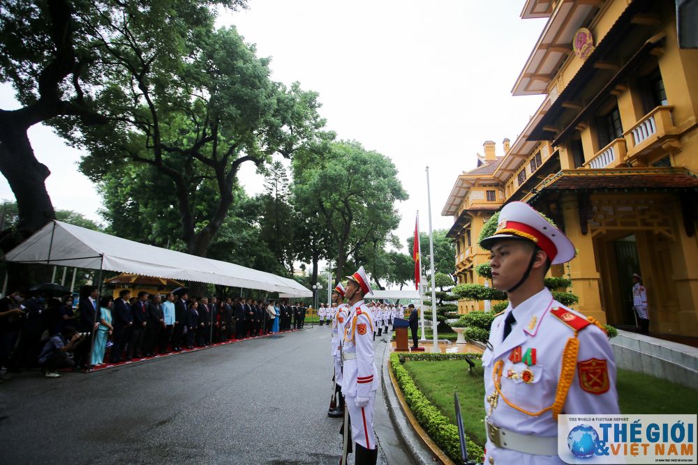 la co asean tung bay nhan ky niem 25 nam viet nam gia nhap to chuc 7