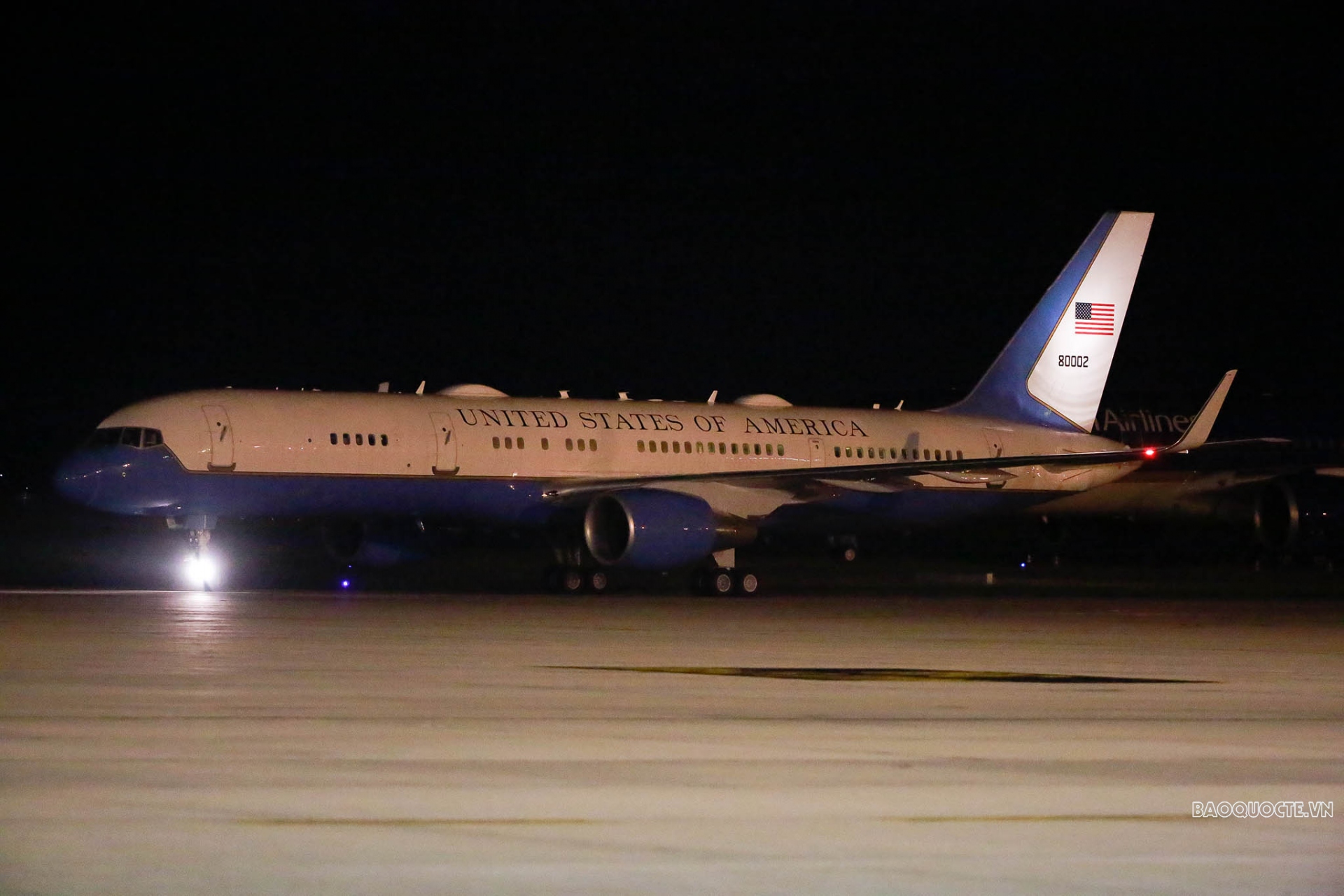 Những hình ảnh đầu tiên của Phó Tổng thống Mỹ tại Việt Nam Những hình ảnh đầu tiên của Phó Tổng thống Mỹ tại Việt Nam