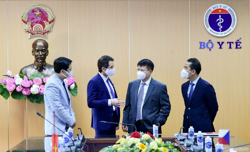 Việt Nam tiếp nhận 250.800 liều vaccine do Czech tài trợ