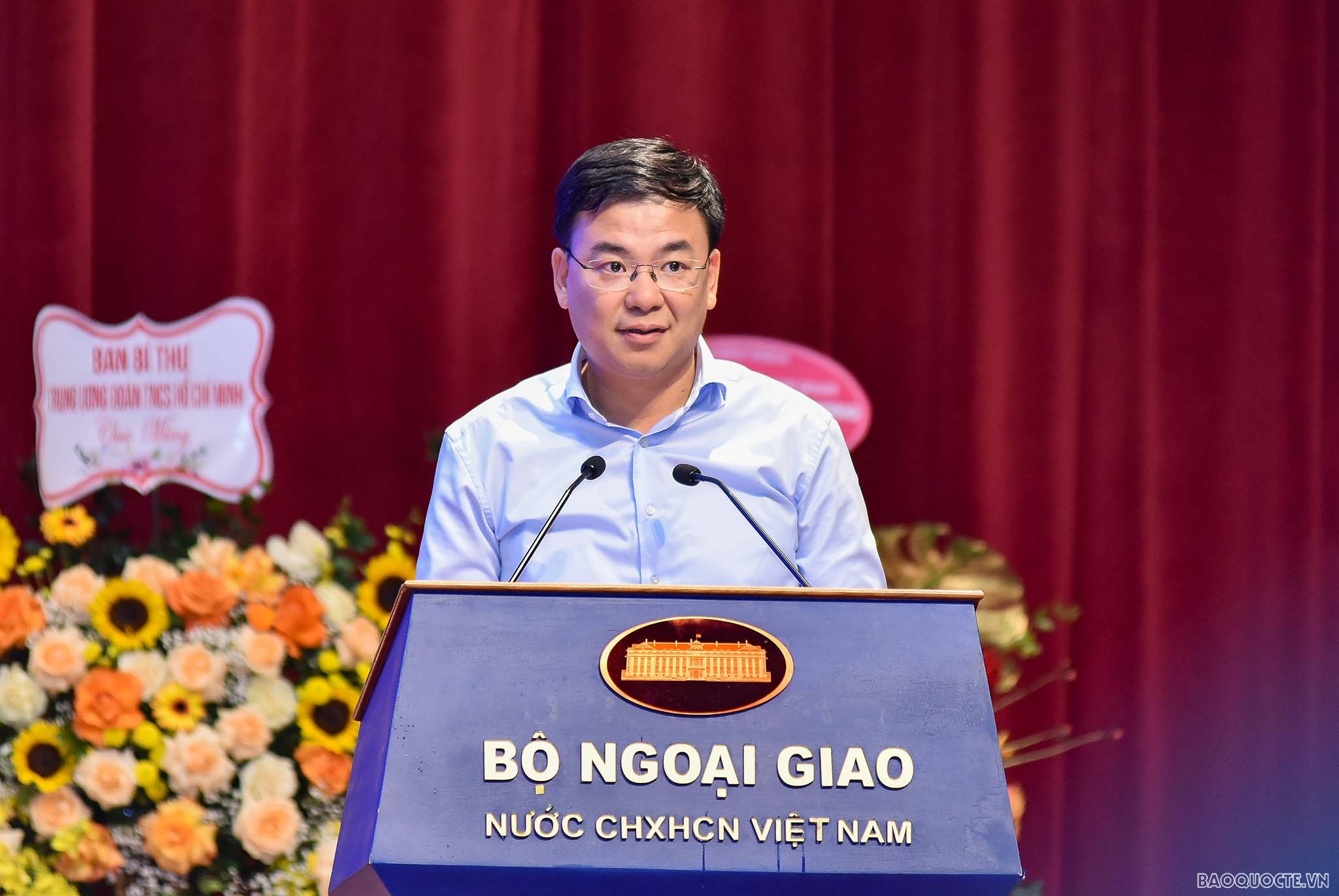 Ủy viên Ban Thường vụ Đảng ủy Bộ, Thứ trưởng Ngoại giao, Trưởng Ban vì sự phát triển thanh niên của Bộ Ngoại giao, Thứ trưởng Ngoại giao Phạm Quang Hiệu nêu một số định hướng về phát triển công tác Đoàn và thanh niên thời gian tới. (Ảnh: Nguyễn Hồng)