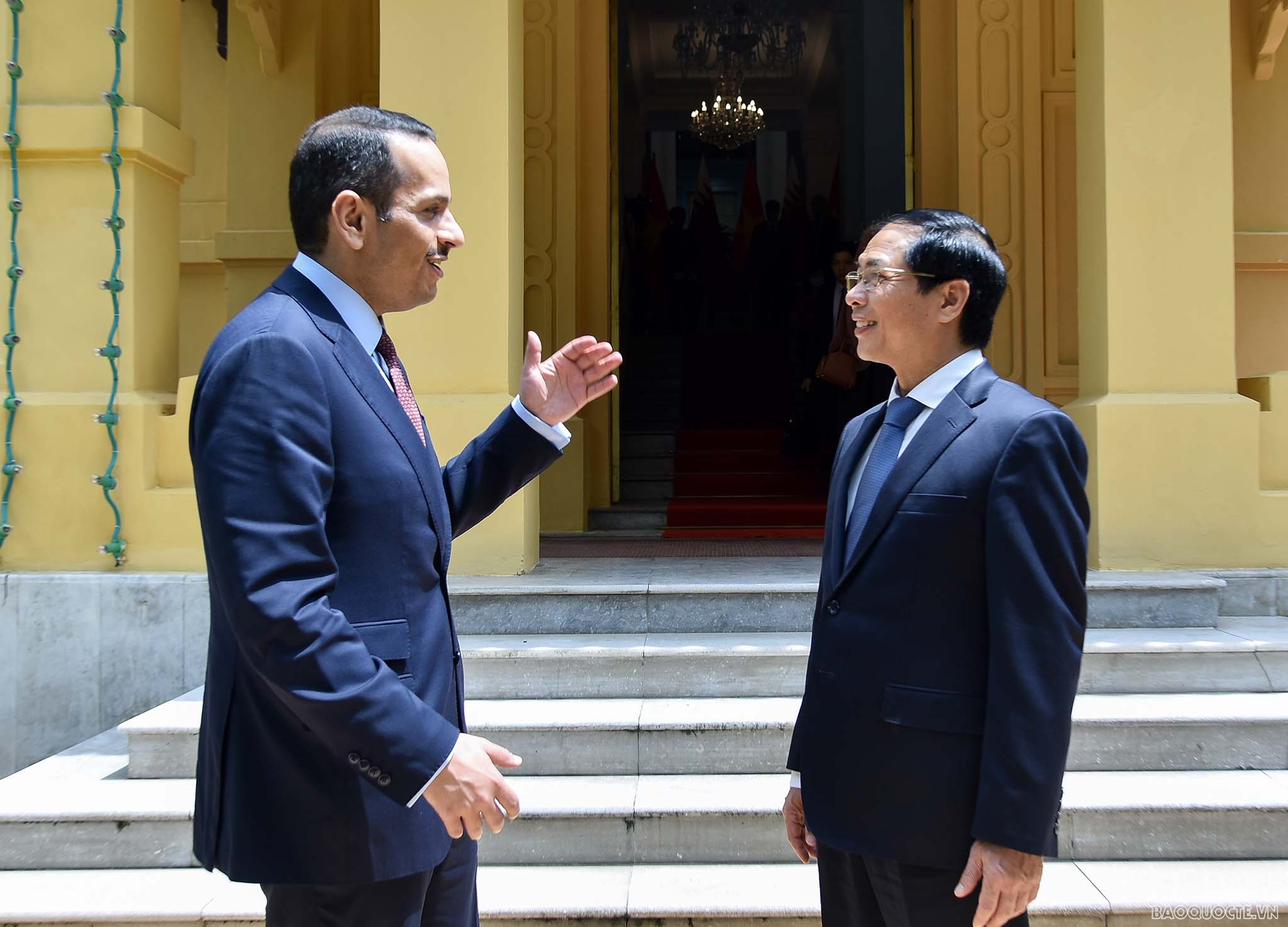 Bộ trưởng Ngoại giao Bùi Thanh Sơn đón và hội đàm với Phó Thủ tướng, Bộ trưởng Ngoại giao Qatar