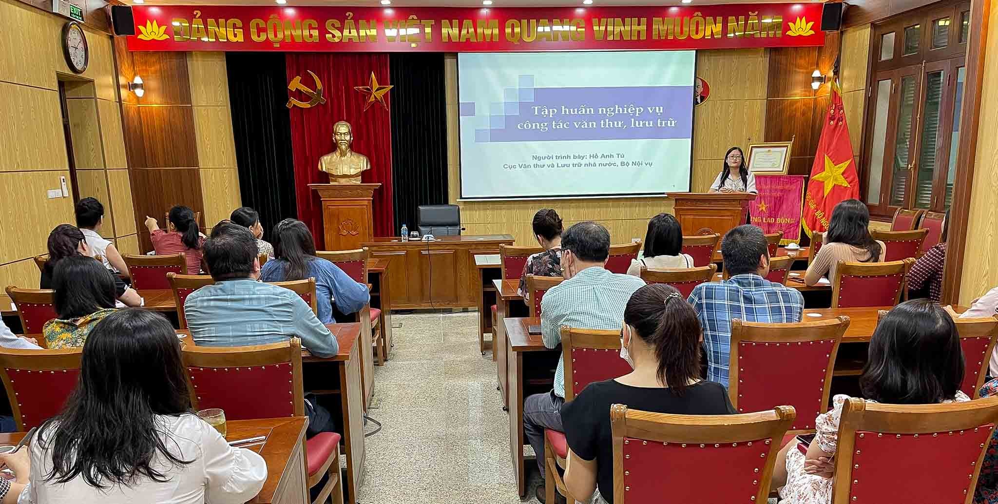 Tăng cường hiệu quả công tác văn thư, lưu trữ đối ngoại