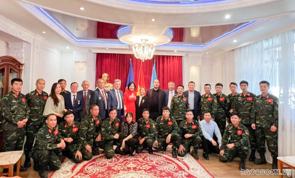 Tiếp tục vun đắp tình hữu nghị giữa quân đội Việt Nam và Kazakhstan