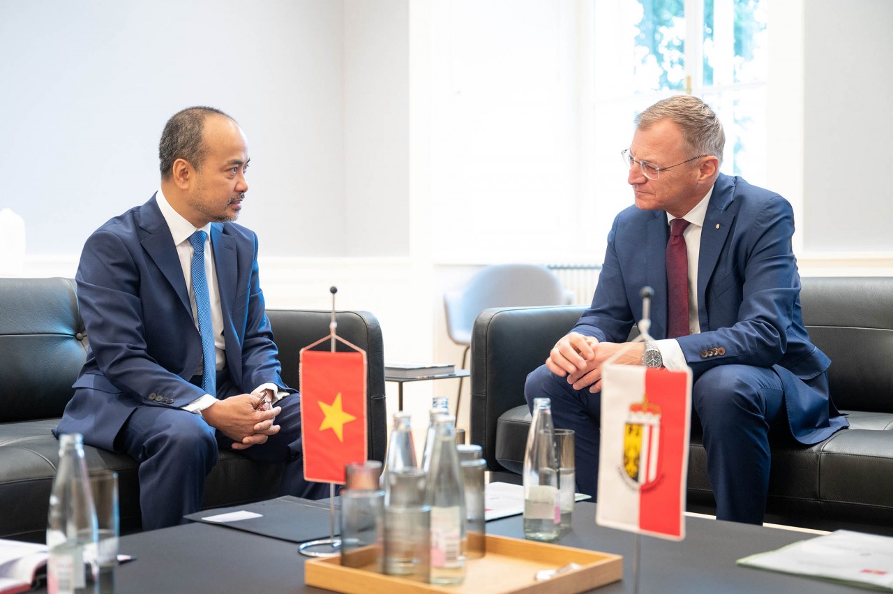 Đại sứ đã có buổi làm việc với Ngài Thomas Stelzer, Thống đốc bang Thượng Áo