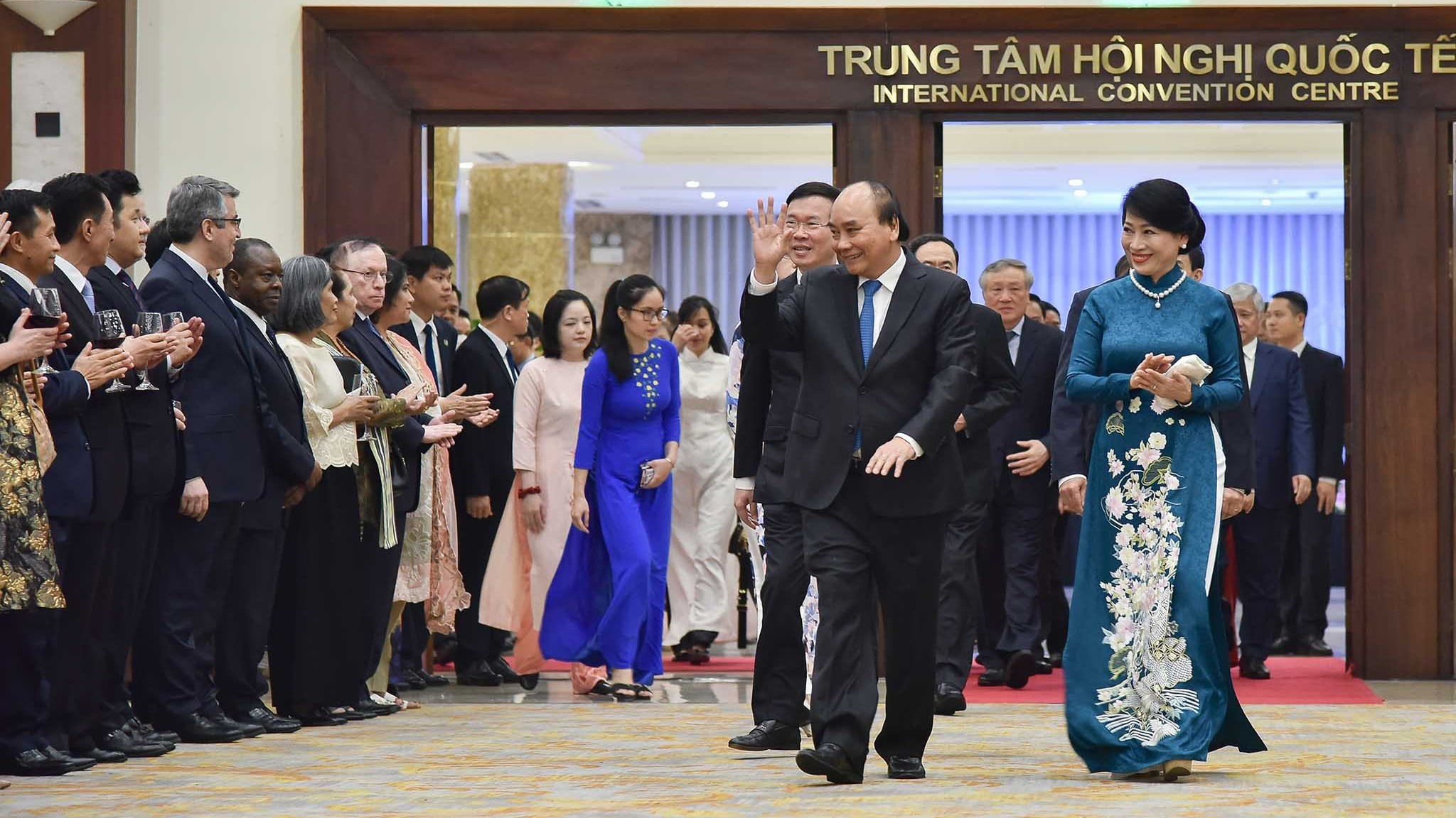 Chủ tịch nước Nguyễn Xuân Phúc: Muốn đi nhanh thì đi một mình, muốn đi xa thì đi cùng nhau