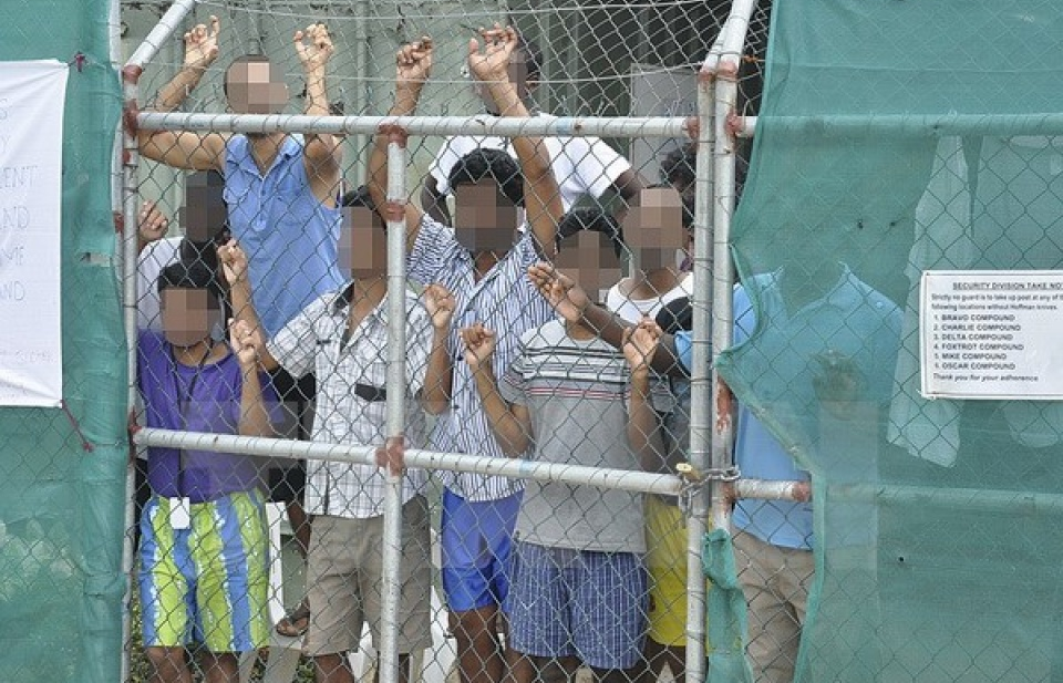 Australia lập trung tâm ở ngoài khơi cho người tị nạn