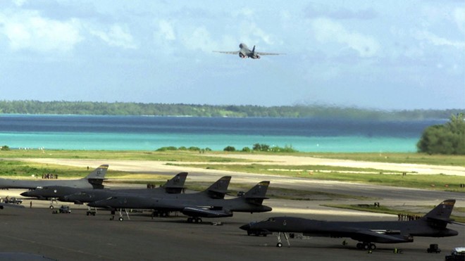 ben trong diego garcia can cu quan su tuyet mat cua my giua an do duong