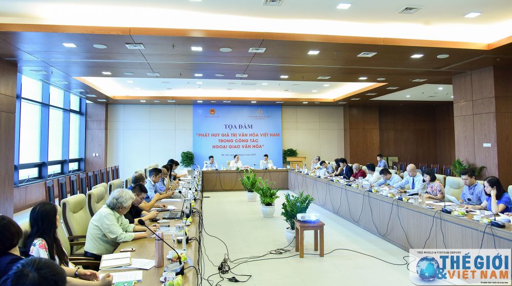 lam gi de phat huy gia tri van hoa viet nam trong cong tac ngoai giao van hoa