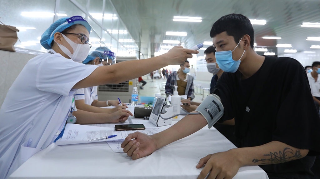 Tại sao trước khi tiêm vaccine Covid-19 phải tiến hành đo huyết áp? Tại sao trước khi tiêm vaccine Covid-19 phải tiến hành đo huyết áp?