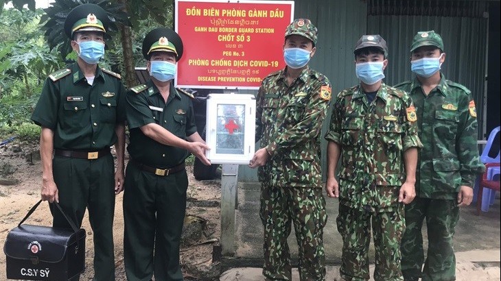 Tủ thuốc cho các chốt chống dịch Covid-19 nơi biên cương