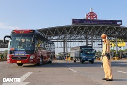 Nới lỏng giãn cách, những ai được phép ra, vào Hà Nội?