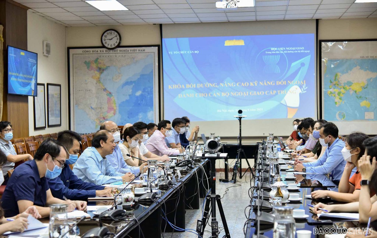 Khai giảng Chương trình bồi dưỡng, nâng cao kỹ năng đối ngoại cho cán bộ Ngoại giao Khai giảng Chương trình bồi dưỡng, nâng cao kỹ năng đối ngoại cho cán bộ Ngoại giao