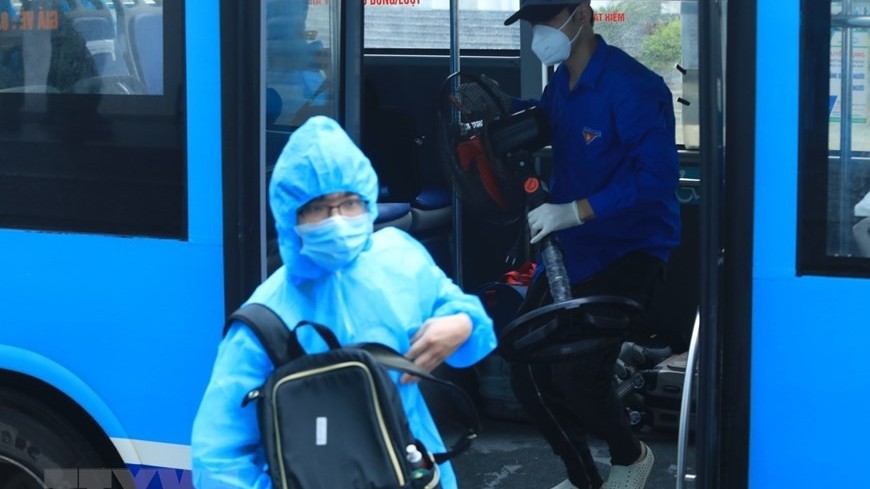 Covid-19 ở Hà Nội: Quận Thanh Xuân đón người dân từ khu cách ly trở về nhà