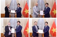 Cục trưởng Cục Lễ tân Nhà nước tiếp Đại sứ các nước châu Âu trao bản sao Ủy nhiệm thư