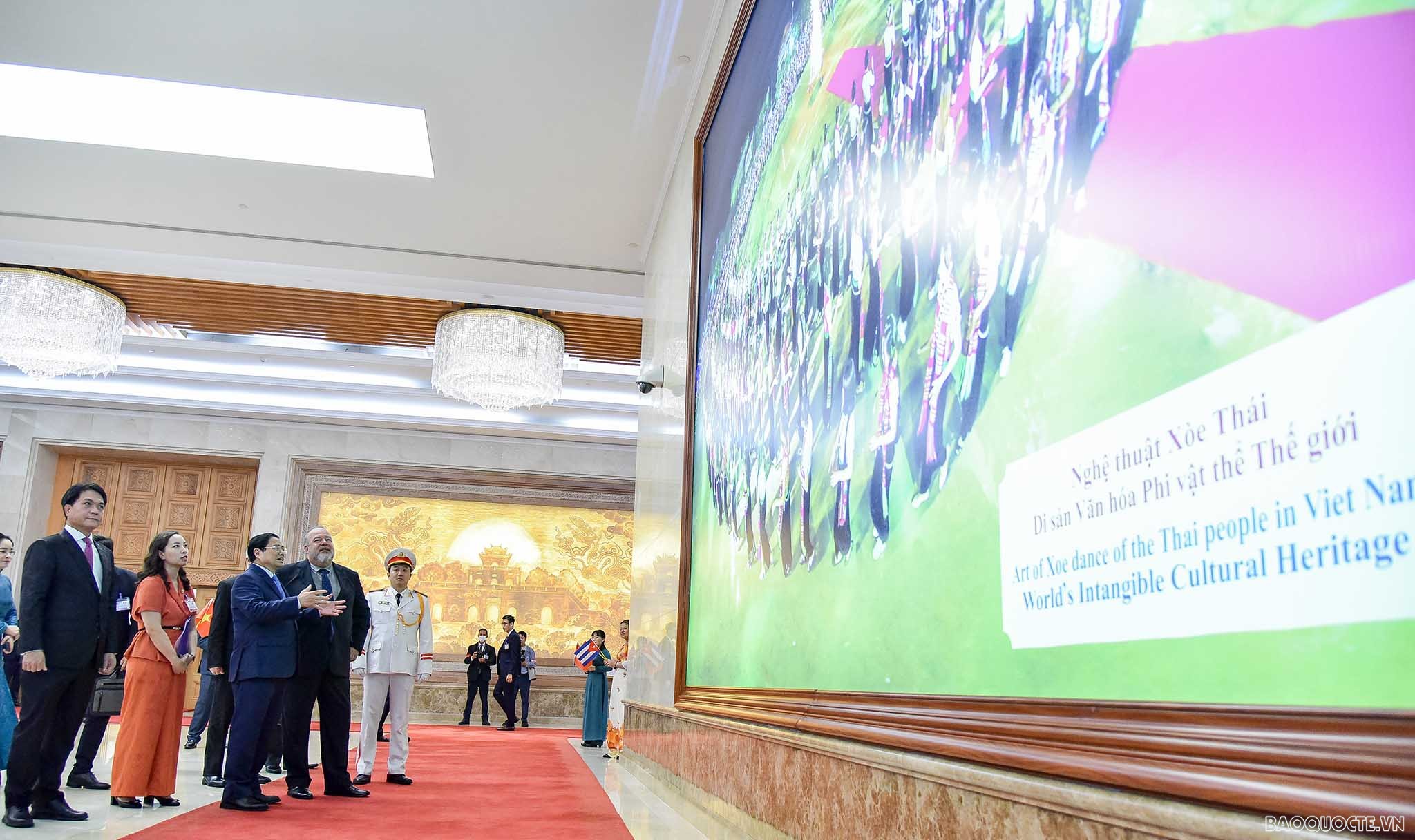 Lễ đón chính thức Thủ tướng Cuba Manuel Marrero Cruz tại Phủ Chủ tịch