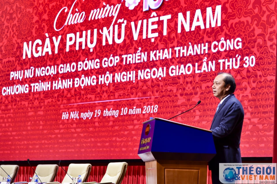 nhung nha ngoai giao nu vua gioi chuyen mon vua gioi xay to am