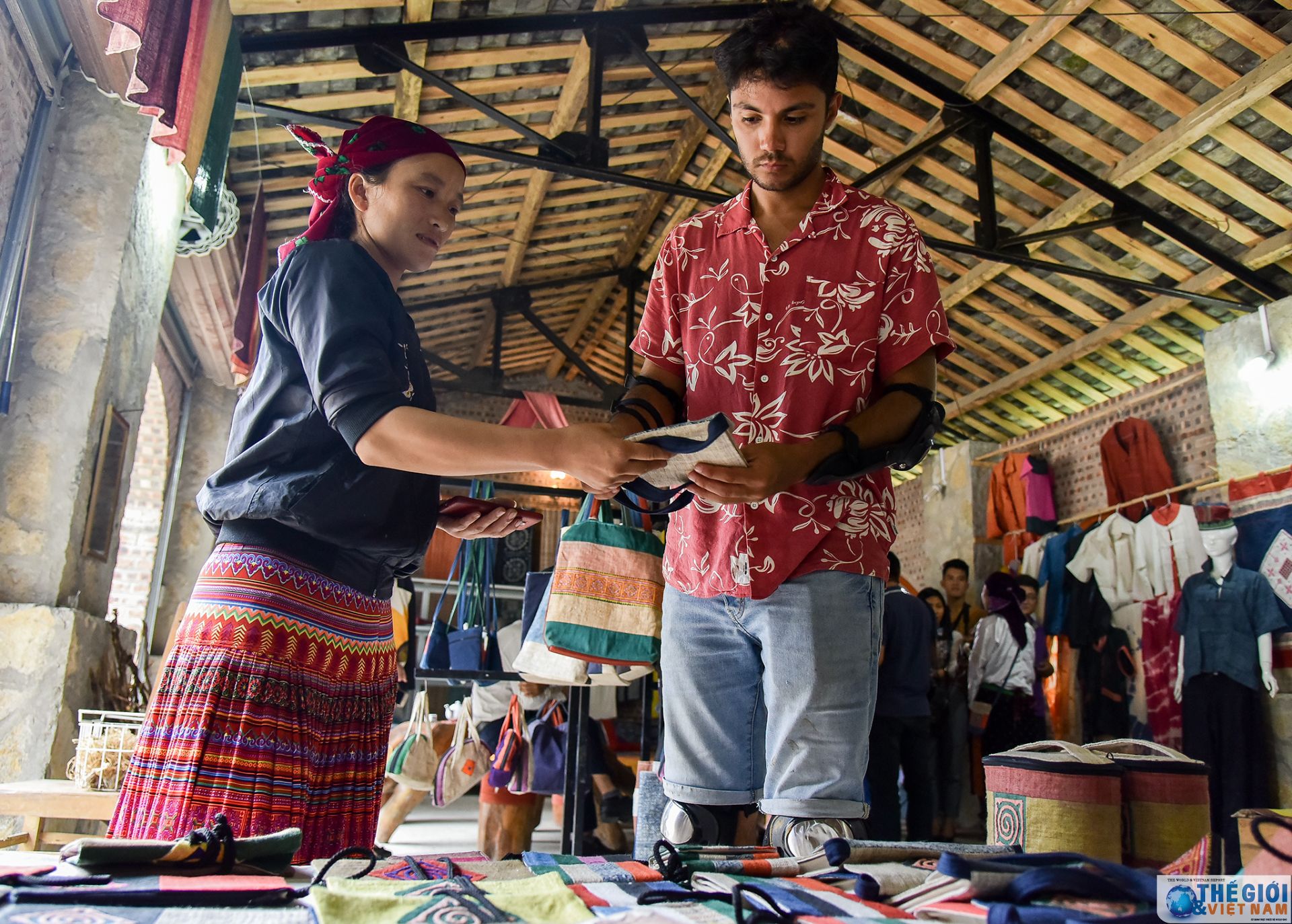 phu nu dia dau to quoc va tam lanh trang doi doi
