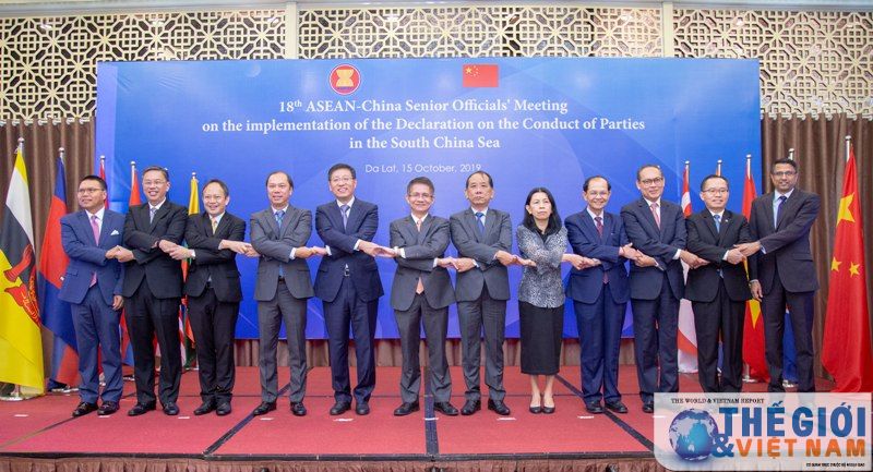 ASEAN-Trung Quốc họp về Thực hiện Tuyên bố về ứng xử của các bên ở Biển Đông lần thứ 18 hoi nghi asean trung quoc ve thuc hien tuyen bo ve ung xu cua cac ben o bien dong lan thu 18