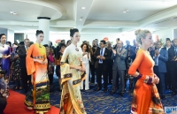 gian hang viet nam duoc yeu thich tai hoi cho tu thien bazaar o tho nhi ky