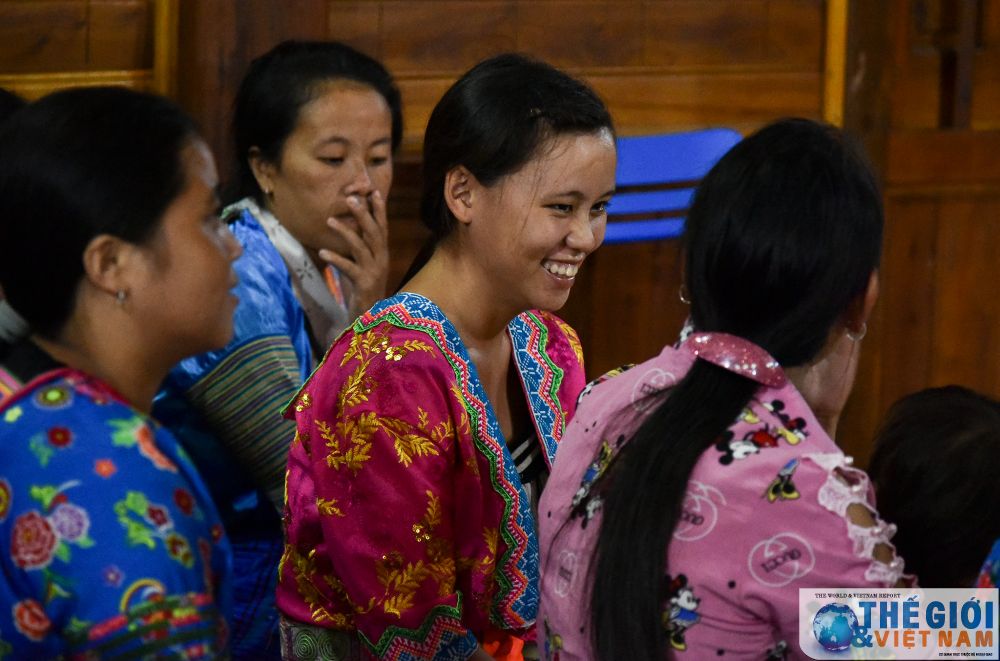 len dien bien cung nguoi mong hat thanh ca