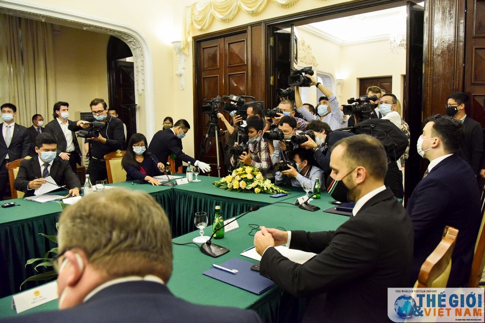 pho thu tuong pham binh minh don hoi dam voi bo truong ngoai giao va kinh te hungary szijjarto peter