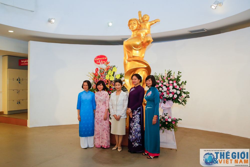 phu nhan thu tuong nhat ban suga mariko tham bao tang phu nu viet nam