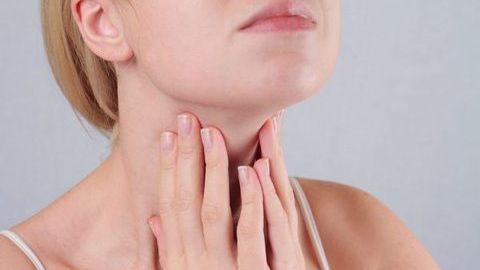 Ung thư tuyến giáp có những triệu chứng như thế nào?