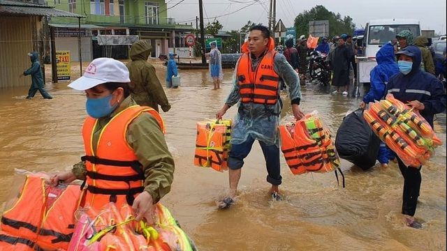 Cảnh báo bệnh lý về mắt thường bùng phát 10 ngày sau bão lũ