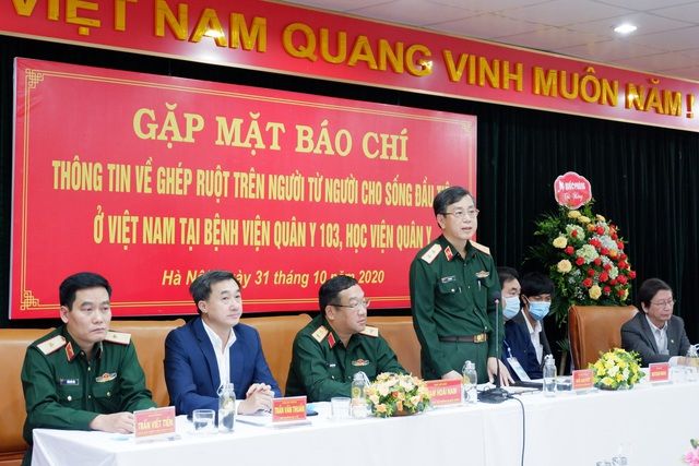 Trung tướng Đỗ Quyết, Giám đốc Học viện Quân y chia sẻ về 2 ca ghép ruột đầu tiên tại Việt Nam Hành trình 2 năm chuẩn bị và 100 y, bác sĩ cho ca ghép ruột đầu tiên tại Việt Nam